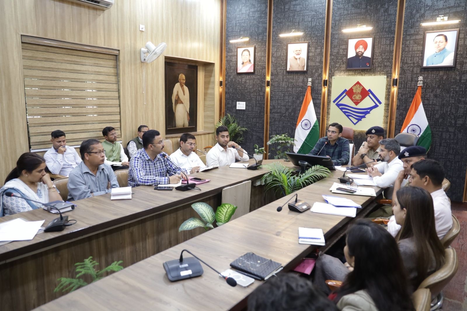 मा० प्रधानमंत्री के प्रस्तावित जनपद भ्रमण कार्यक्रम के दृष्टिगत जिला प्रशासन अलर्ट, तैयारियों को लेकर जिलाधिकारी ने दिए आवश्यक निर्देश