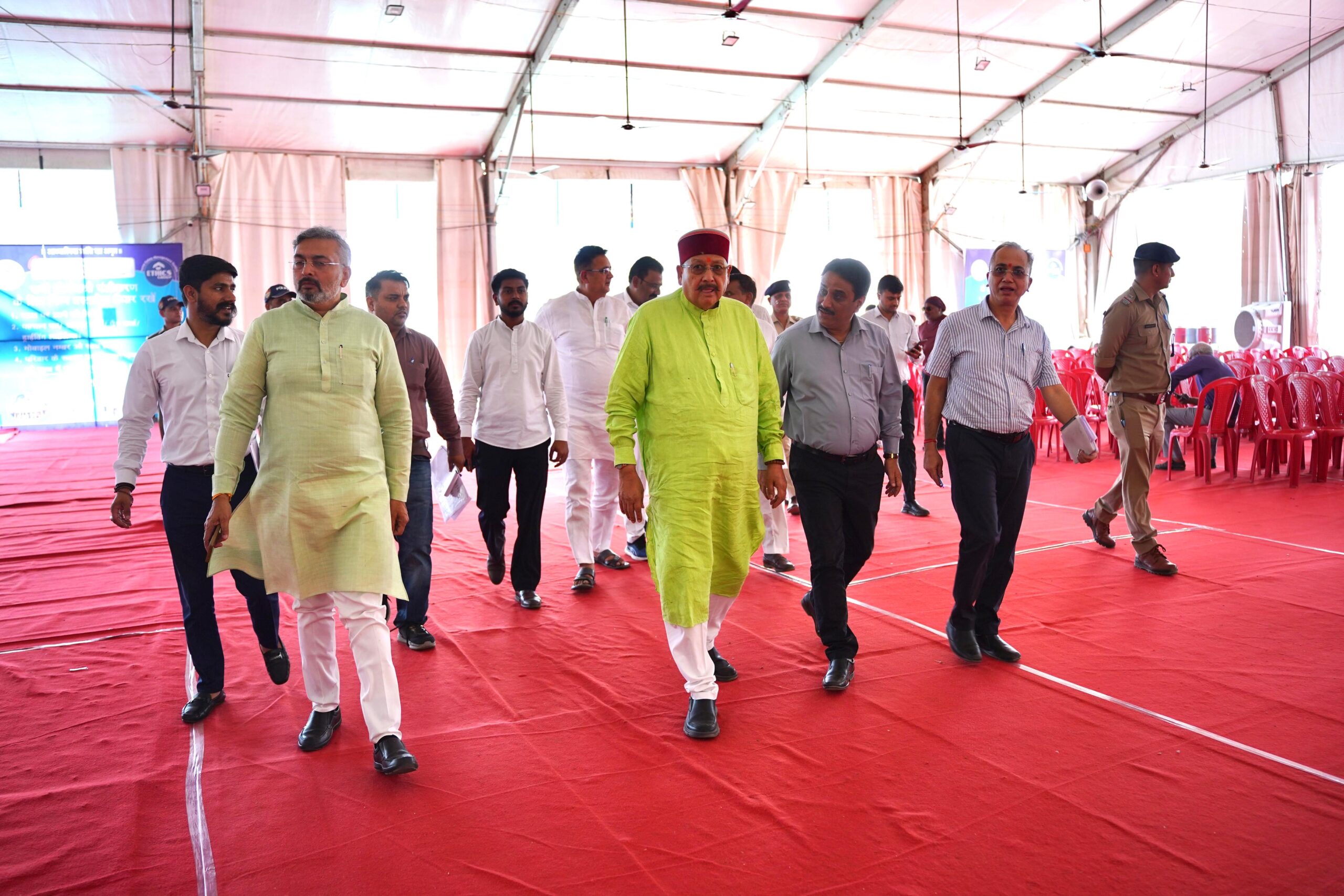 जनपद प्रभारी/पर्यटन मंत्री सतपाल महाराज ने ऋषिकुल मैदान में बनाए गए यात्री पंजीकरण केंद्र का किया निरीक्षण,लिया व्यवस्थाओं का जायजा