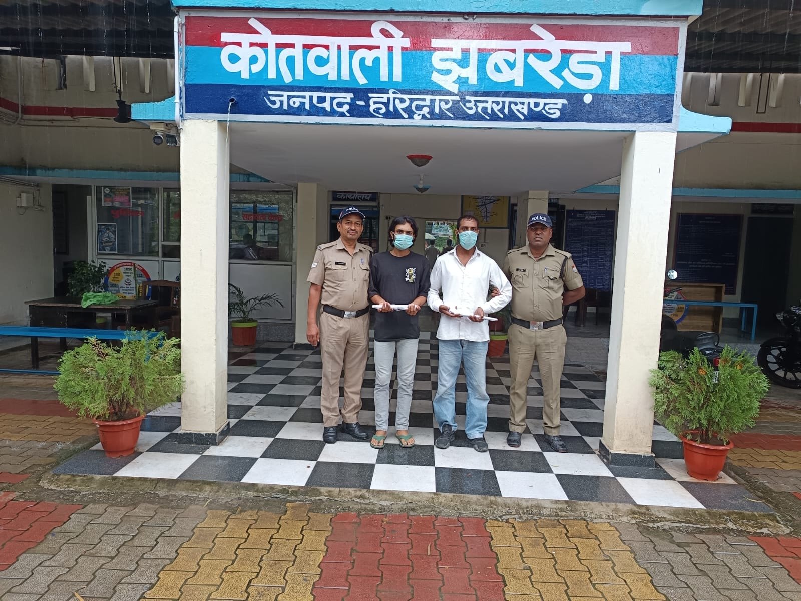 हरिद्वार पुलिस द्वारा 02 आरोपितों को अवैध अस्लाह के साथ धर दबोचा
