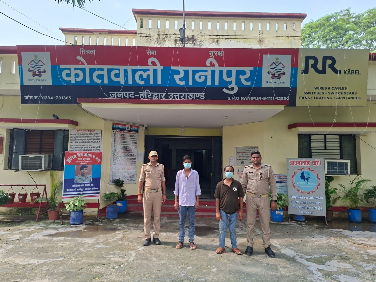 रानीपुर क्षेत्रान्तर्गत संजय नगर टिबडी में लडाई झगडा, मारपीट व हुडदंग करने पर 02 व्यक्तियो को पुलिस ने शान्ति भंग में धर दबोचा